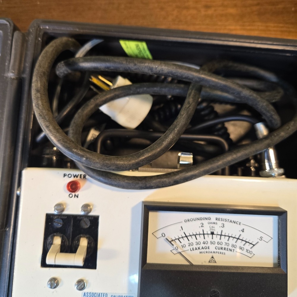 Ohmic Instruments SI-100N Instrument Safety Inspector Test equipment - Picture 3 of 9